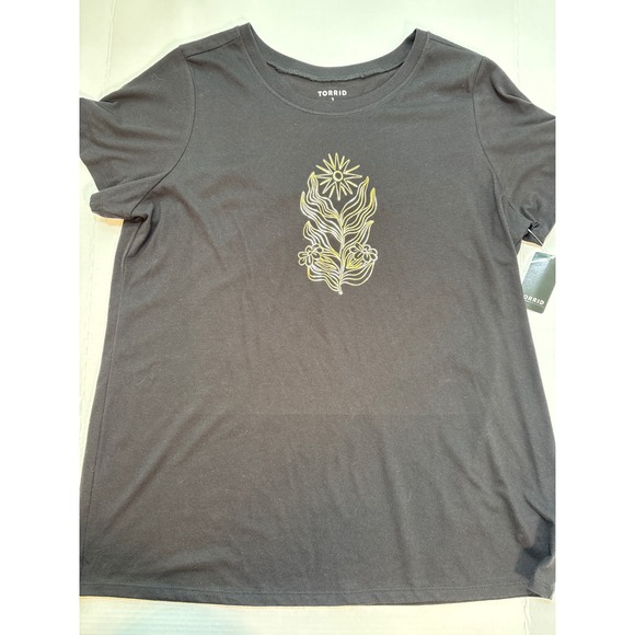Torrid Womens NWT Black Slim Fit Crew Neck Tee Sun Floral Graphic Print Size 2X - Picture 3 of 10